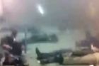 Video ukazuje okamžik, kdy příletová hala explodovala