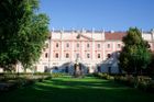 Blíží se největší realitní prodej státního majetku letošního roku. Invalidovna v pražském Karlíně je rozsáhlý barokní objekt z počátku 18. století od významného architekta Kiliána Ignáce Dientzenhofera.