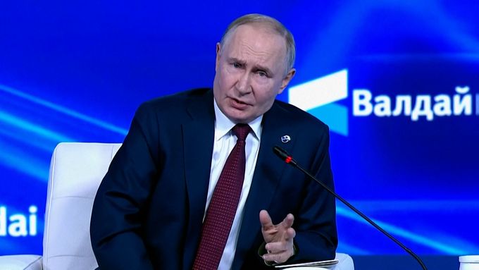 "Trump umí naslouchat," okomentoval Putin jednání ohledně Ukrajiny na Aljašce
