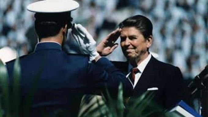 Americký prezident Ronald Reagan.