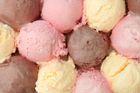 Teplé léto loni zvýšilo prodeje zmrzliny. Češi mají nejraději vanilkovou a čokoládovou
