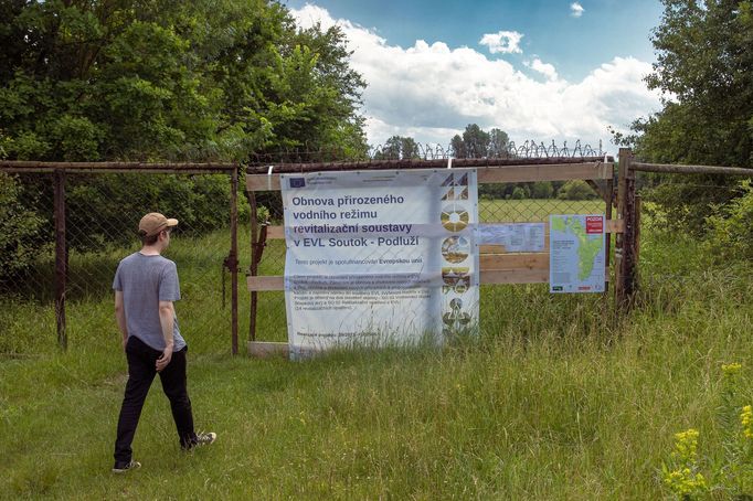 Chystaná Chráněná krajinná oblast (CHKO) Soutok u soutoku Moravy a Dyje na Břeclavsku a zámku Lednice.