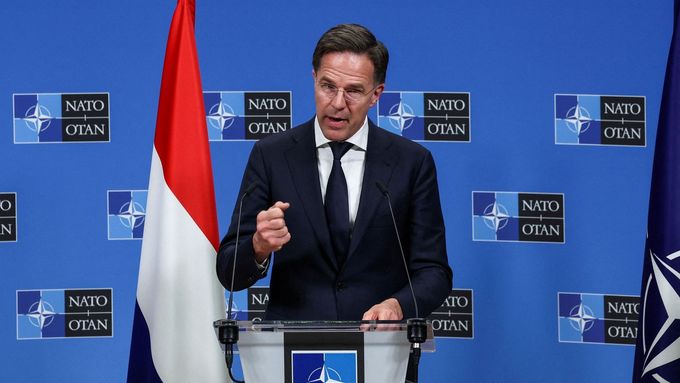 Novým generálním tajemníkem NATO bude dlouholetý nizozemský premiér Mark Rutte.