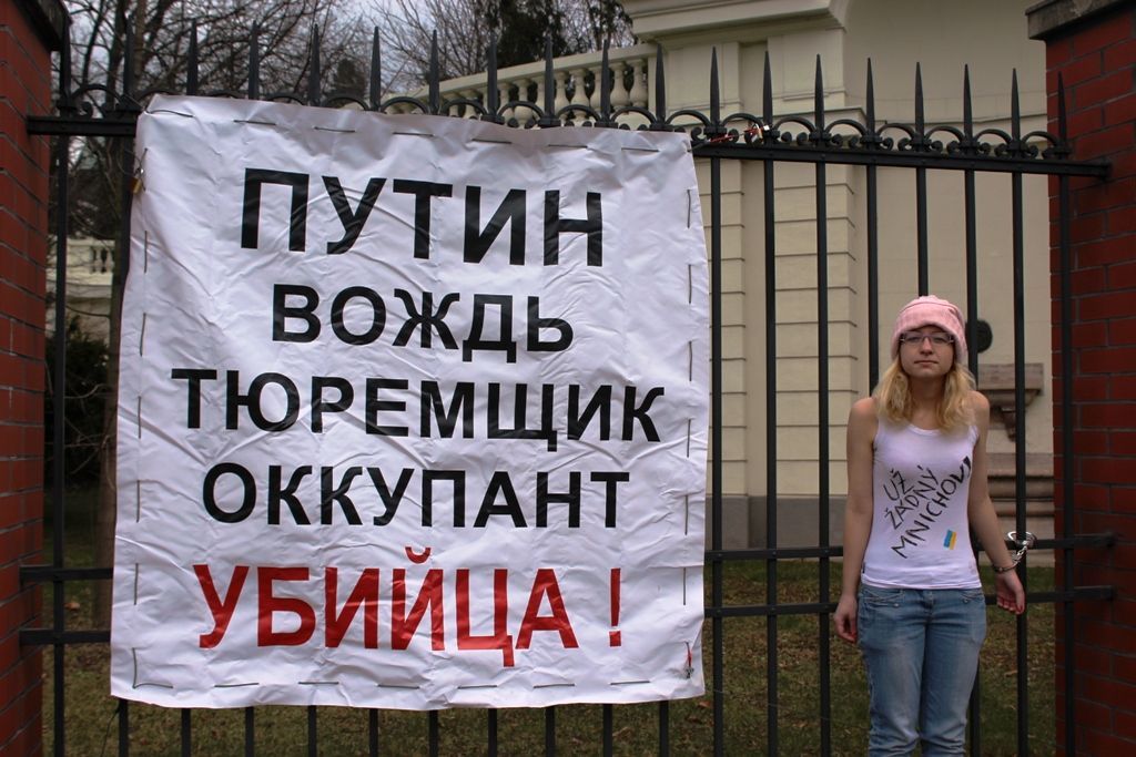 Protest před ruskou ambasádou