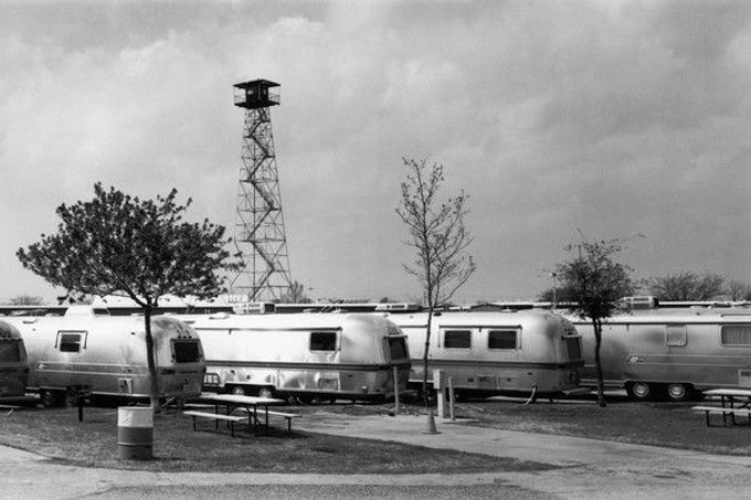 Airstream Caravan. Archivní fotografie obytného vozu.