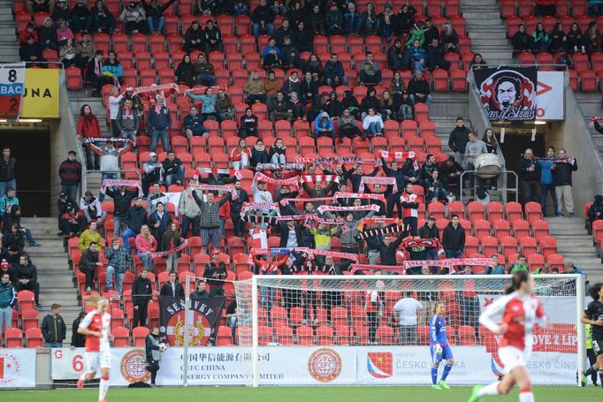 LM, Slavia-Lyon: fanoušci Slavie