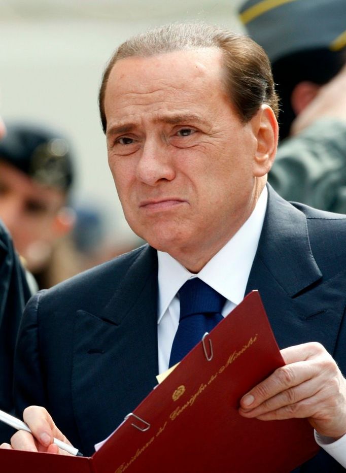 Na smuteční obřad dorazil i italský premiér Silvio Berlusconi.