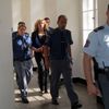 Poškozená Jana Nagyová u soudu