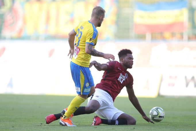 Benjamin Tetteh v zápase 4. ligového kola Teplice - Sparta.