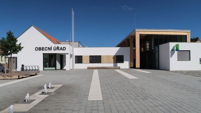 Przdniny v tichm dol Svitavy pravideln trvvali brati apkov, rok a pl star batole se samo odkopat klidn me, soud povaoval tvrzen obalovan, Blovice historie a slavn osobnosti | Blovice nad Svitavou