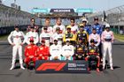 Letošní přestupová sezona přinesla největší průvan ve složení týmů formule 1 za posledních několik let. Řada jezdců z "tabla" z úvodního podniku v Melbourne se příští rok představí v jiné kombinéze, další budou chybět a nahradí je ctižádostiví nováčci.