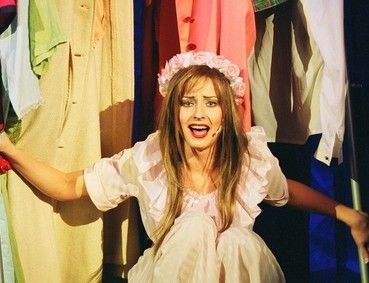 Daniela Šinkorová v Divadle Na Fidlovačce v hudební komedii Miluji tě, ale