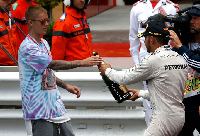 F1, VC Monaka 2016: Justin Bieber a Lewis Hamilton