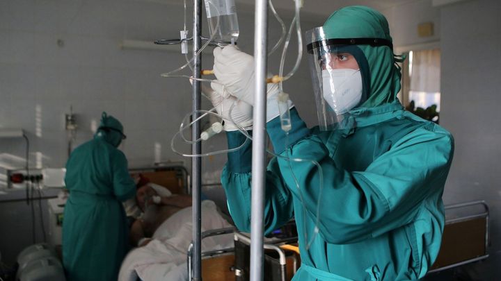Lidé si na smrt zvykli. Na Ukrajině nevěří vakcínám ani lékaři, tvrdí bývalý náměstek; Zdroj foto: Reuters