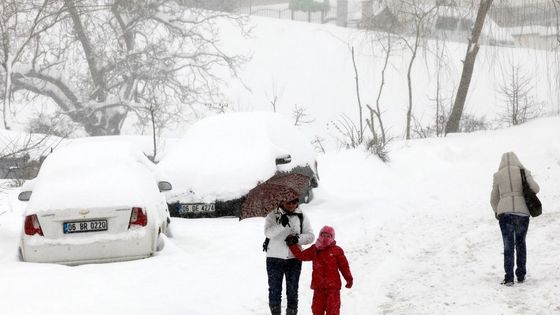 Turecko zasypal sníh. Je ho nejvíce za celá desetiletí