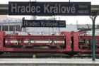 Vlaky mezi Pardubicemi a Hradcem zrychlí díky další koleji. Jezdit by po ní mohly od roku 2020