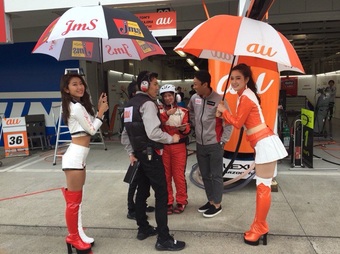 Závodní královny  z japonského šampionátu sportovních vozů Super GT
