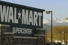Američané se naučili nakupovat levně. Wal-Mart jásá