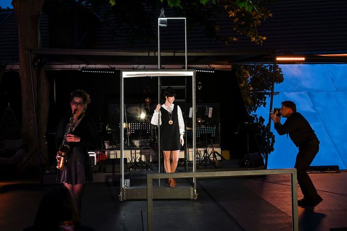 Snímek z inscenace Marta.