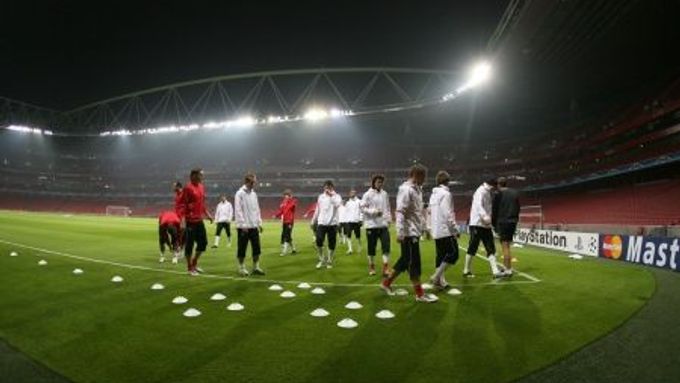 Trénink Slavie na Emirates Stadium, kde se v utkání Ligy mistrů střetne s Arsenalem Londýn.
