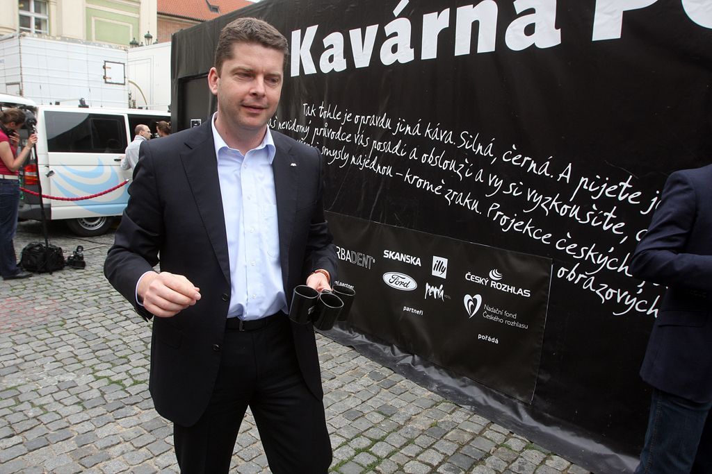 Otevření kavárny Potmě