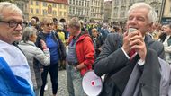 Momentka z demonstrace, kterou do Prahy svolal spolek Svatopluk, 27. září 2025.