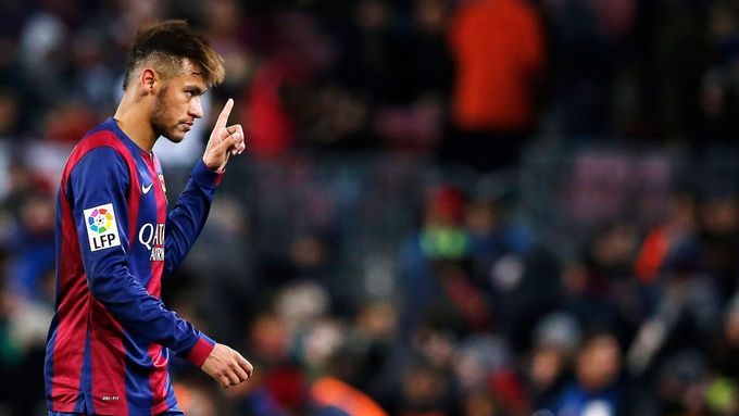 Neymar přišel do Španělska díky systému, který FIFA nyní zakázala. A nebyl sám