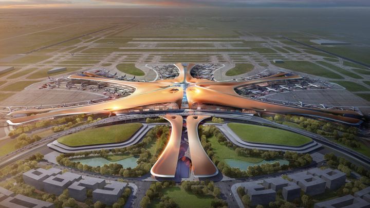 Číňané u Pekingu dokončili nové obří letiště, dílo architektky Hadidové bere dech