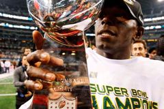 Super Bowl po čtrnácti letech ovládli Green Bay Packers