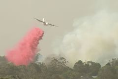 V Austrálii se zřítil letoun se třemi americkými hasiči, pomáhali v boji s požáry