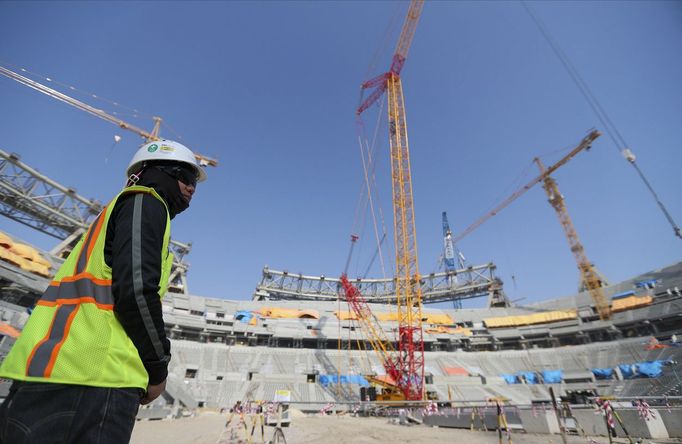 Stavba stadionu Lusail Stadium v Dauhá. Přípravy Kataru pro pořádaní MS v kopané v roce 2022. Snímek z roku 2019.