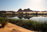 Tip č. 3: Jezera Ounianga, Čad. Skupina jezer v oblasti saharské pouště vytváří ve vyprahlém prostředí unikátní krajinu rozmanitých barev i tvarů.