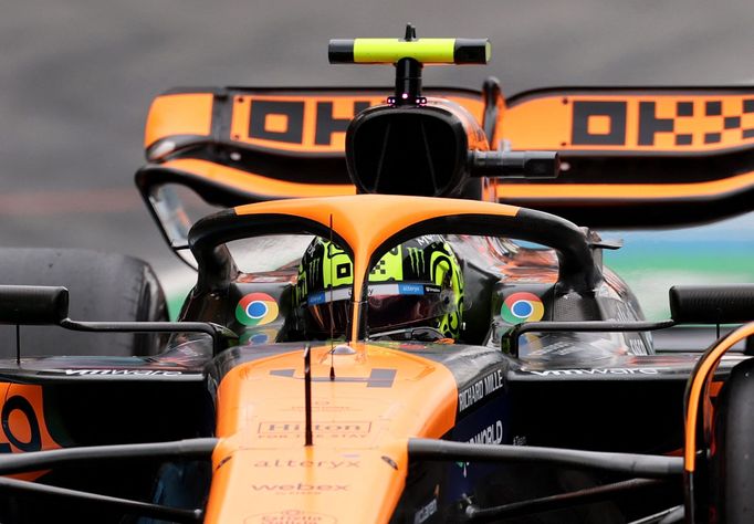 Lando Norris v McLarenu v kvalifikaci na VC Španělska F1 2024