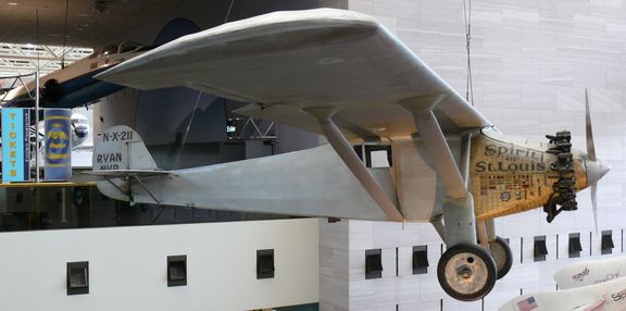Letoun Spirit of St. Louis vystavený v Národním muzeu letectví a kosmonautiky v USA. Fotografie z roku 2007.