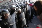 Při demonstracích v Tunisku zemřel policista. Protesty vyvolala sebevražda muže, jemuž nedali práci