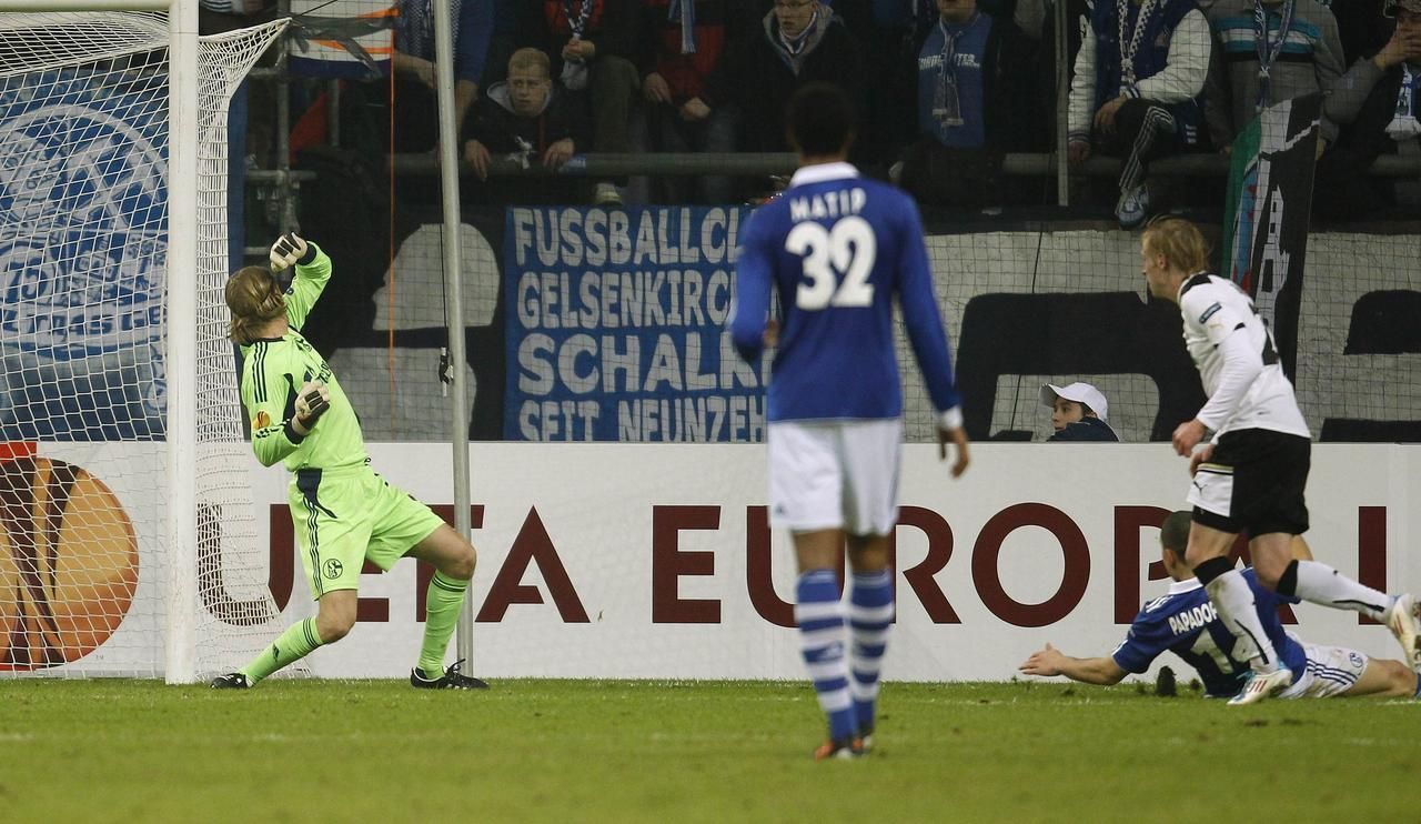 Schalke - Plzeň (František Rajtoral, gól)