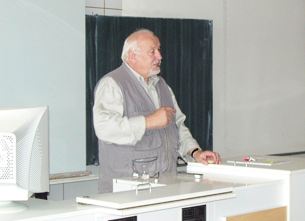 Bohumír Novák - učitel - Rychnov - na jedné škole učí 50 let