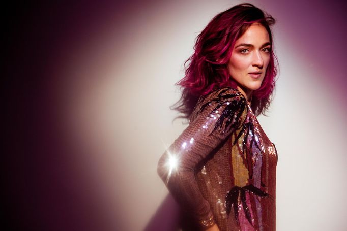 Písničkářka Becca Stevens.