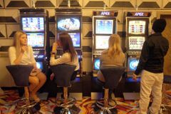 Nová finta hazardníků. Automaty patří neznámému Ukrajinci