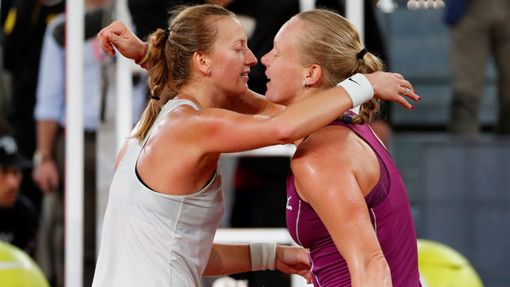 Petra Kvitová a Kiki Bertensová ve finále turnaje v Madridu 2018.