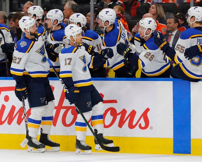 Alex Pietrangelo slaví branku St. Louis Blues