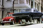 Druhá generace modelu Dodge Charger z roku 1968 byla navždy zvěčněna slavnou honičkou po San Francisku v kriminálním filmu Bullittův případ (1968), v němž hlavní roli detektiva vytvořil legendární Steve McQueen.