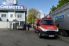 Únik fenolu v Děčíně má druhou oběť, muž po necelém měsíci v nemocnici zemřel