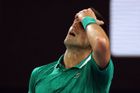 Novak Djokovič prožívá v Melbourne pořádně náročný turnaj. "Abych řekl pravdu, jsem pořádně emocionálně vyždímaný," prohlásil po úterním večerním čtvrtfinále, ve kterém čelil silnému vyzyvateli: Němci Alexanderu Zverevovi.