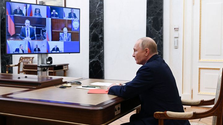 Hon na špiony děsí ruské vědce. Kreml se bojí úniku informací o superrychlé zbrani