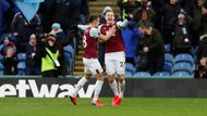Matěj Vydra z  Burnley slaví branku v zápase s týmem AFC Bournemouth