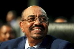 Súdánský prezident požádal Rusko o ochranu před Spojenými státy. Chovají se agresivně, prohlásil