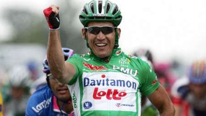 Australský cyklista Robbie McEwen se raduje ze svého druhého etapového vítězství na 58. ročníku Tour de France.