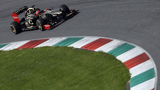 FOTO Alonso v pneumatikách, Grosjean ve formě. To byly testy v Mugellu
