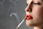 Ženy versus muži: Kdo je úspěšnější v odvykání kouření